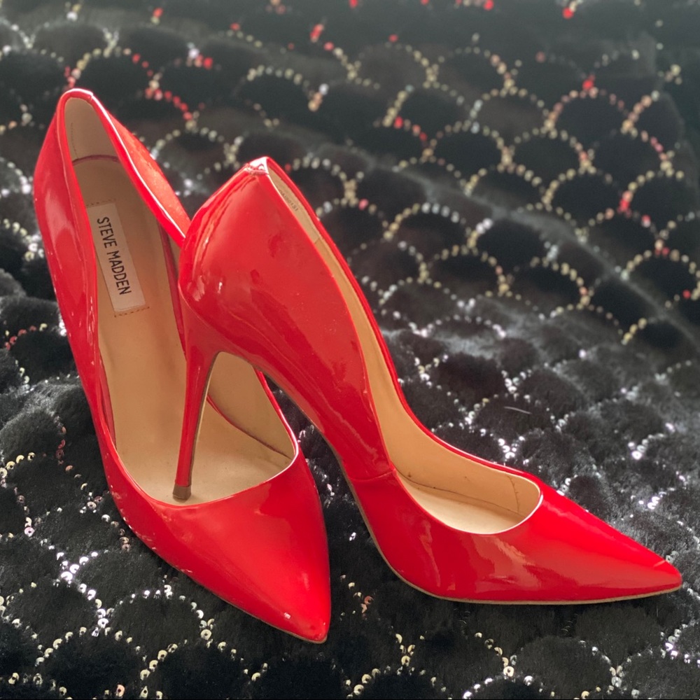 VALENTINES DAY SALE 🤑💘 Steve Madden Heels